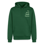 Design-Hoodie „Eat. Sleep. Thank. Repeat.“ für Herren aus Bio-Baumwolle, Farbe: grün - Dankfabrik.