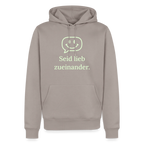 Hoodie „Seid lieb zueinander“ | Herren * - Taupe