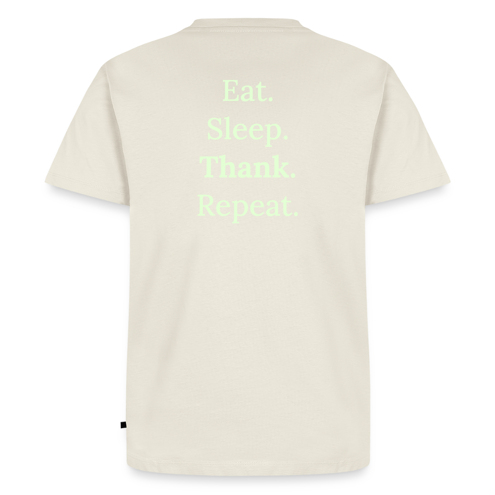 Design T-Shirt „Eat. Sleep. Thank. Repeat.“ für Herren aus Bio-Baumwolle, Farbe: weiß - Dankfabrik.