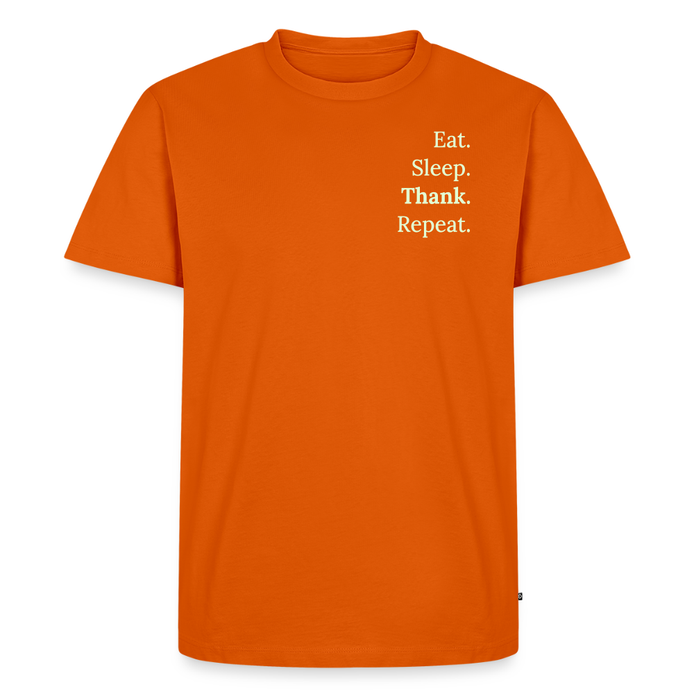 Design T-Shirt „Eat. Sleep. Thank. Repeat.“ für Herren aus Bio-Baumwolle, Farbe: orange - Dankfabrik.