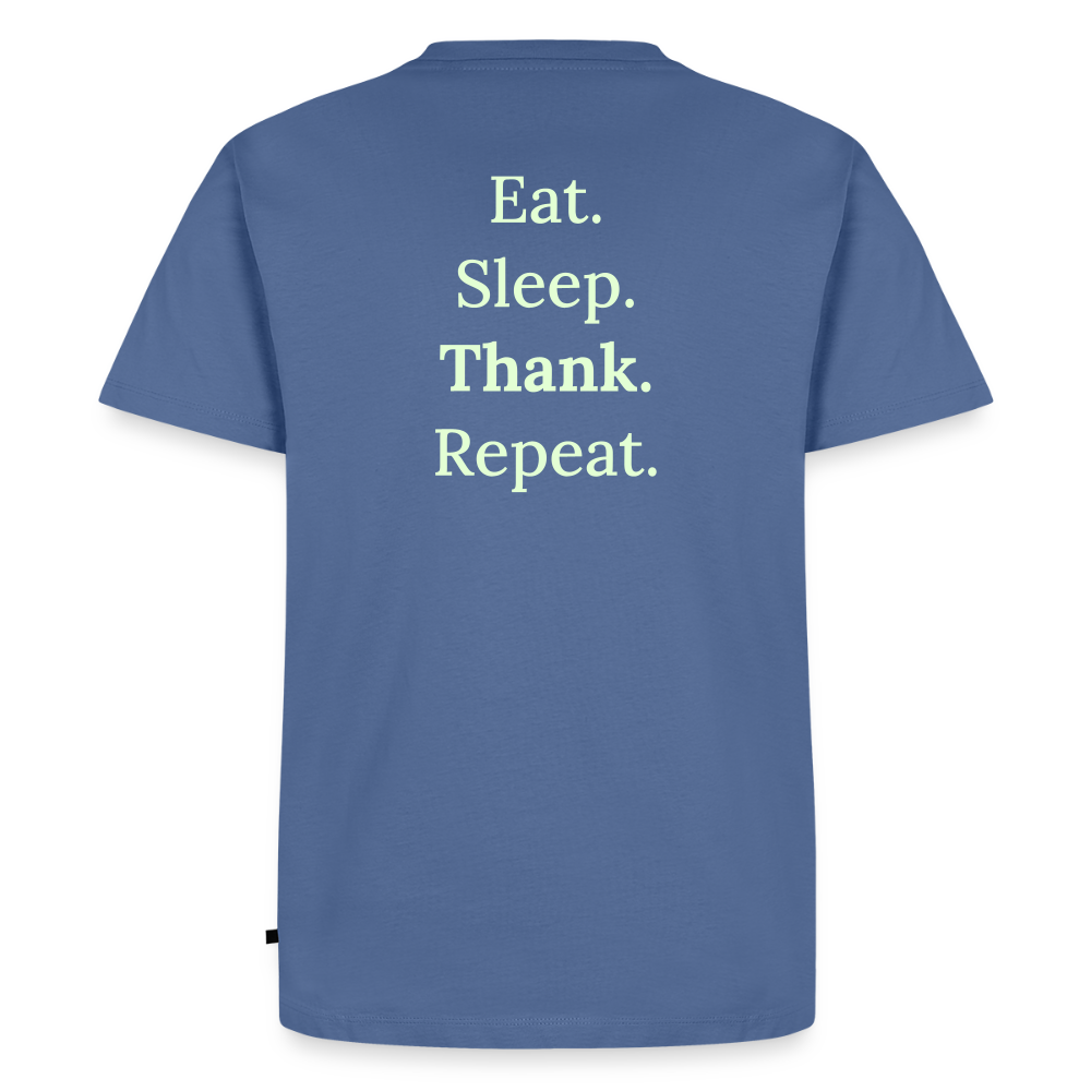 Design T-Shirt „Eat. Sleep. Thank. Repeat.“ für Herren aus Bio-Baumwolle, Farbe: blau - Dankfabrik.
