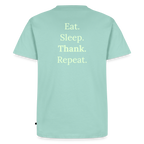 Design T-Shirt „Eat. Sleep. Thank. Repeat.“ für Herren aus Bio-Baumwolle, Farbe: türkis - Dankfabrik.