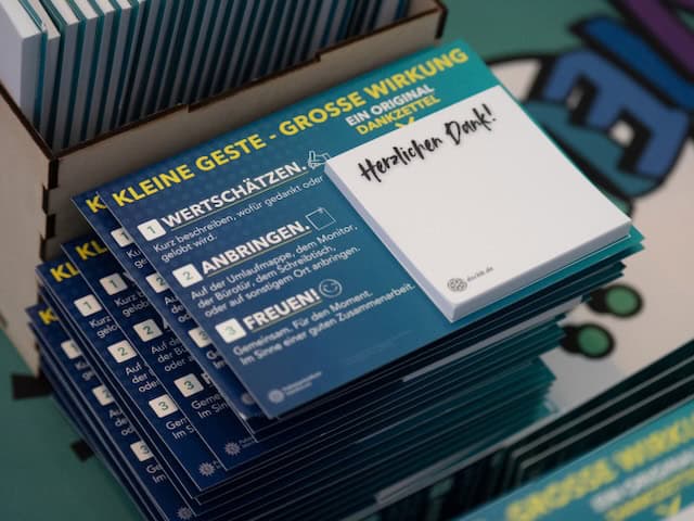 Dankzettel Polizei Mittelhessen Stapel