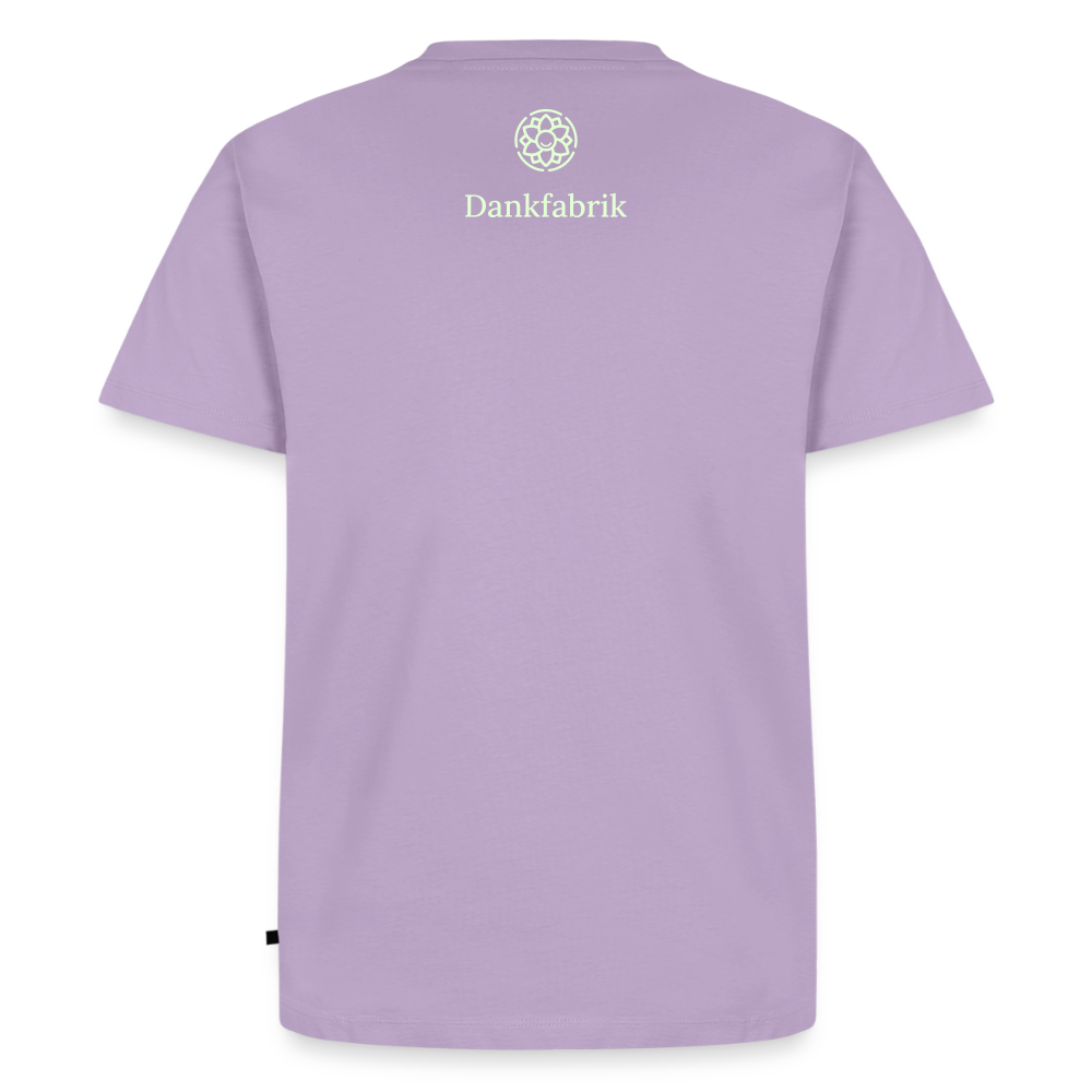 T-Shirt „Ich danke, also bin ich." Herren Rückseite in Lavendel – Glow-in-the-Dark Statement-Shirt | Dankfabrik