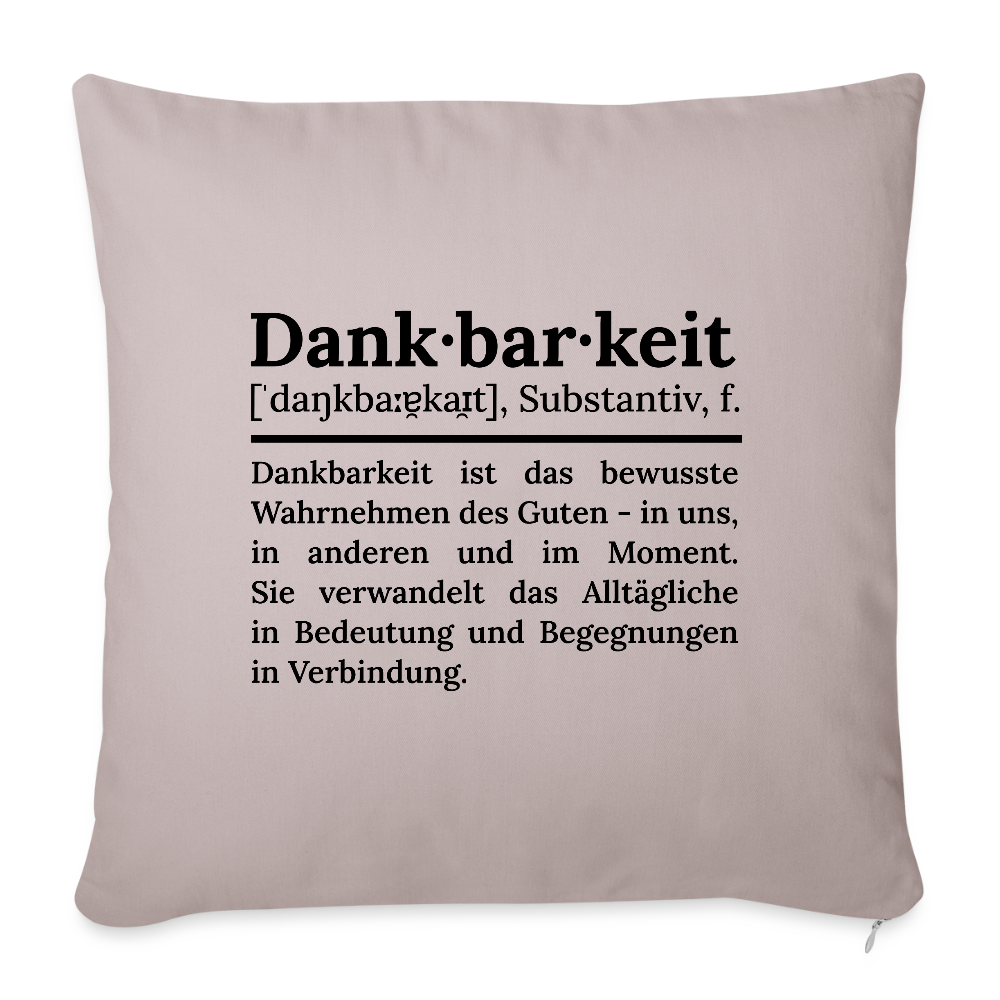 Design-Kissen „Dankbarkeit“ in hellem beigen Farbton, gemütliches Wohnaccessoire für ein schönes Zuhause von Dankfabrik.