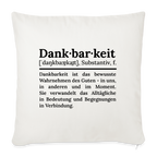 Design-Kissen „Dankbarkeit“ in hellem weißen Farbton, gemütliches Wohnaccessoire für ein schönes Zuhause von Dankfabrik.