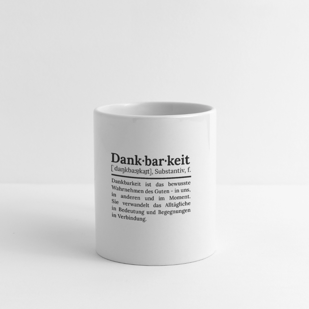 Design-Tasse „Dankbarkeit“ aus weißer Keramik, ideal als Geschenk von Dankfabrik.
